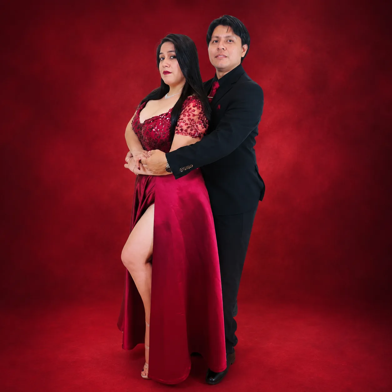 Luisa y René celebrando el amor y la amistad